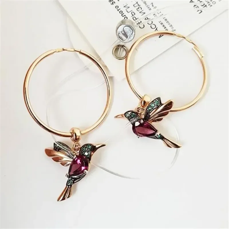 

Bird-shaped Hummingbird Hoop Pendant Crystal Pendant Earrings Tassel Bird Earrings for Women's Wedding Jewelry