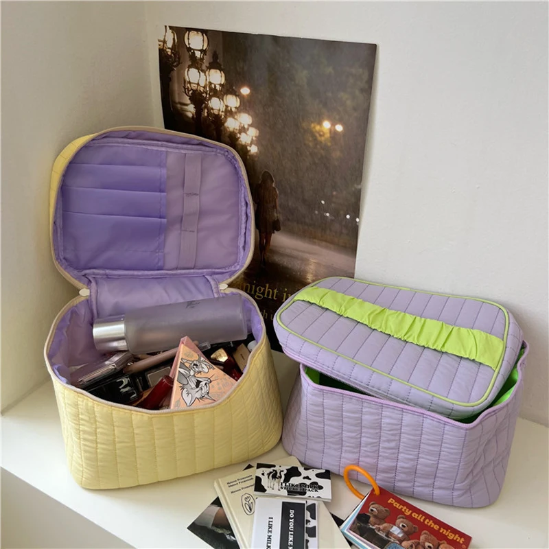 

Women's Quilted Cosmetic Bag Large Capacity Makeup Organizer Case Pouch Cute Travel Zipper Toiletry Bags Portable Storage Box