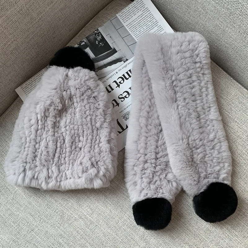 Комплект из шапки и шарфа из натурального