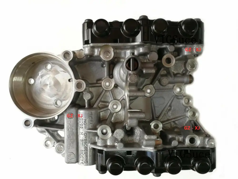 

DSG DQ200 0AM Automobile transmission valvebody accumulator housing and solenoids