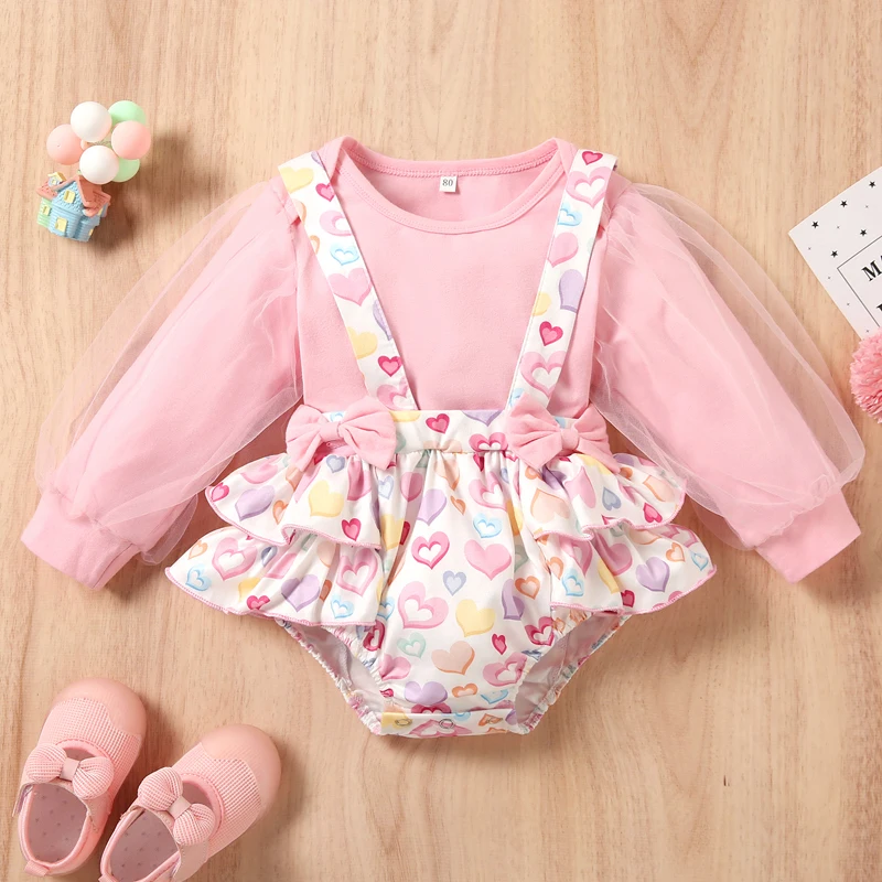 

Baby Girls Valentine's Outfit Sets Pink Long Sleeve Round Neck Romper Heart Print Suspender Shorts Baby's Sets