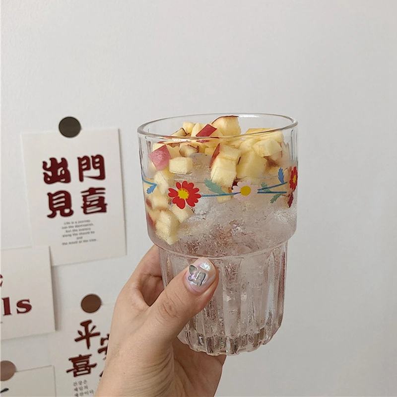 

Korean Ins Daisy Glass Cup Girly Heart Tea Mug Coffee Milk Juice Beer Glass Cups Fresh Simple Smooth Tumbler Desktop Decor Mugs