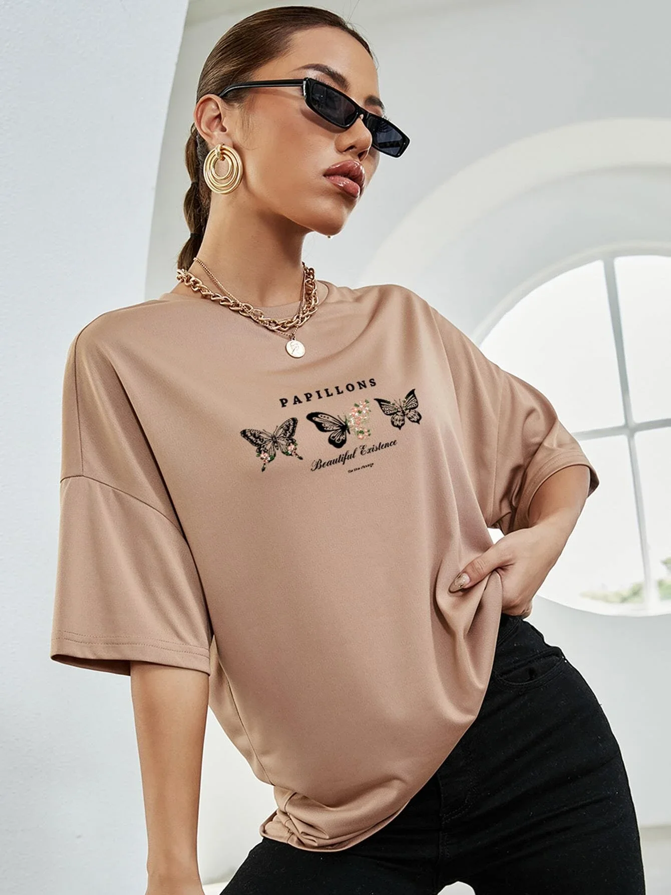 

Letter & Butterfly Print Drop Shoulder Tee