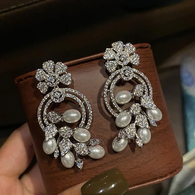 

Women's Luxury Flower Ring Pearl Leaf Women's Fashion Earrings