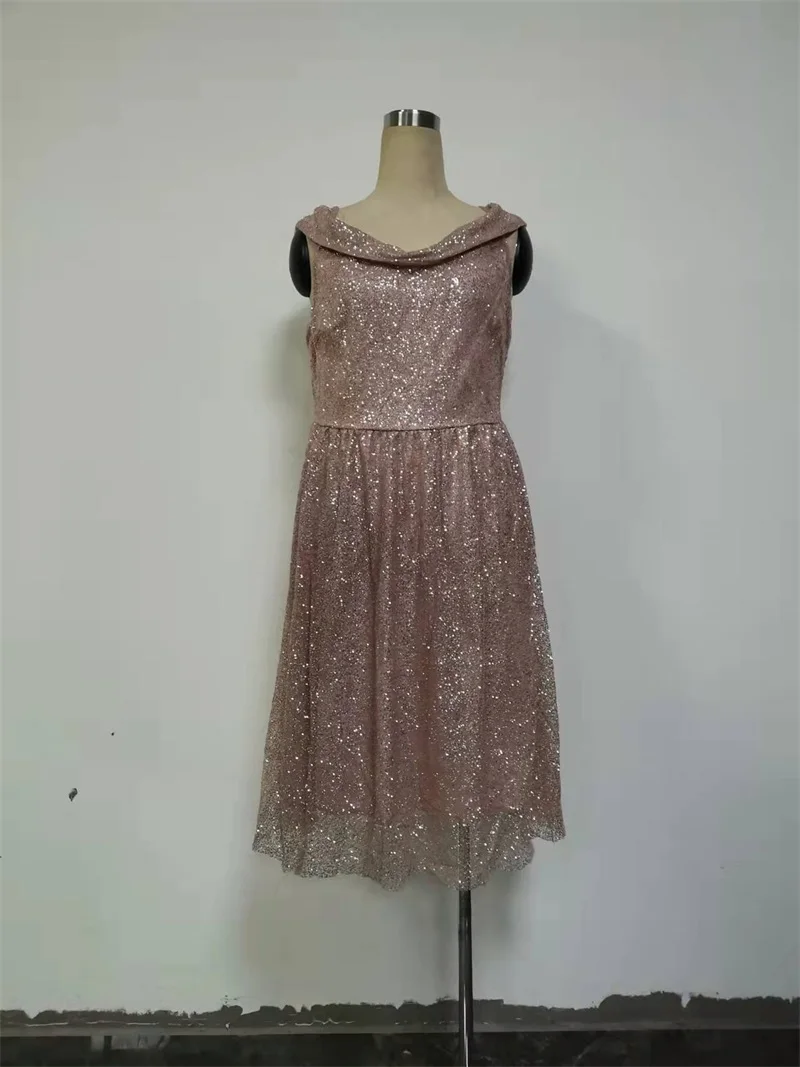 Блестящее женское платье с открытыми плечами для выпускного вечера облегающее