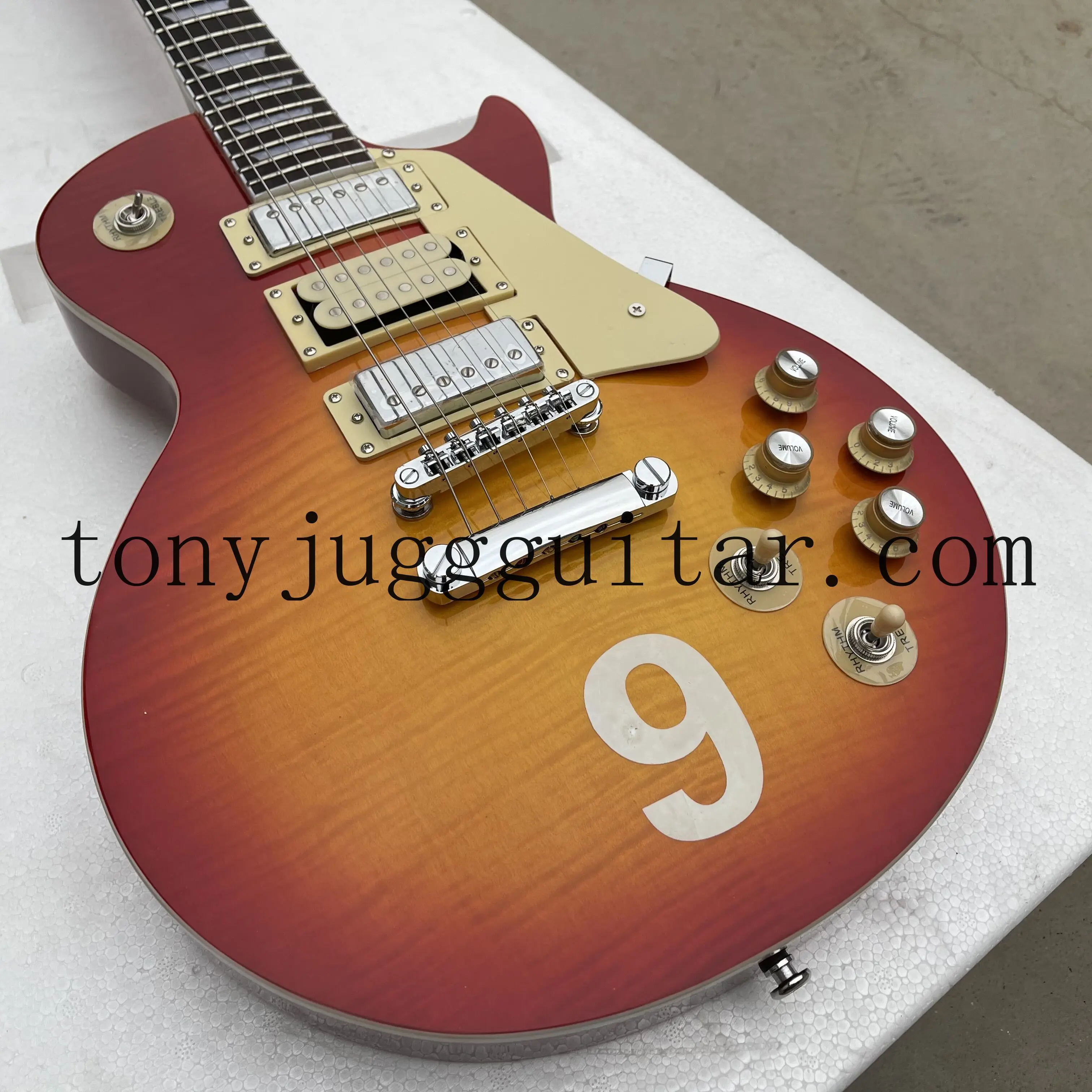 

Pete Townshend #9 Deluxe Cherry SunBurst Flame Maple Top Electric Guitar 3 Mini humbuckers Pickups,Grover Tuners,Chrome Hardware