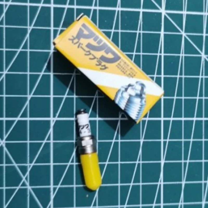 Свеча зажигания для модели двигателя TOYAN CISON ENJOMOR RETROL бензиновая версия