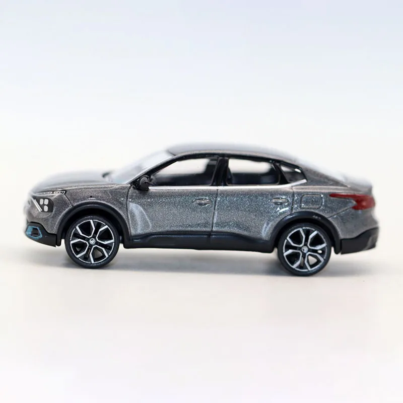 Фото NOREV масштаб 1:64 Citroen C4 X 2023, имитация сплава, модель автомобиля, статическая коллекция, украшенные праздничные подарки, игрушки №3