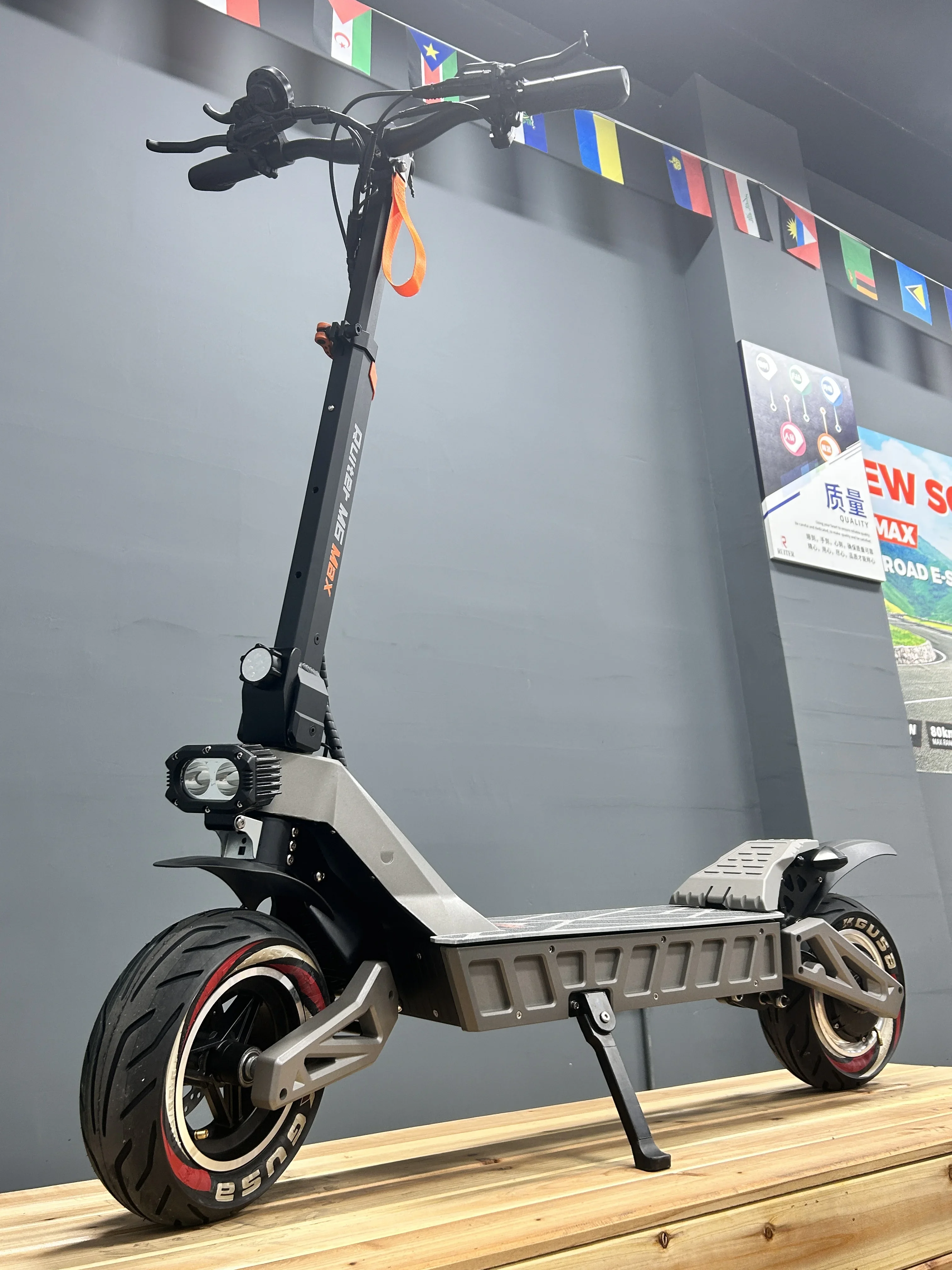 M6 MAX 3200 Вт 60 В 30 Ач Двойной двигатель Гидравлический тормоз Максимальная скорость