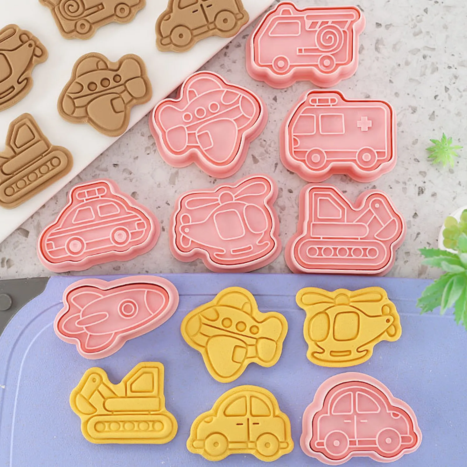 

8Pcs Cute Cookie Cutter Cartoon Vehicle Fondant Cookie Stamp Biscuit Press Stencil Biscuit Cookie Mold DIY Pastry Baking Tool