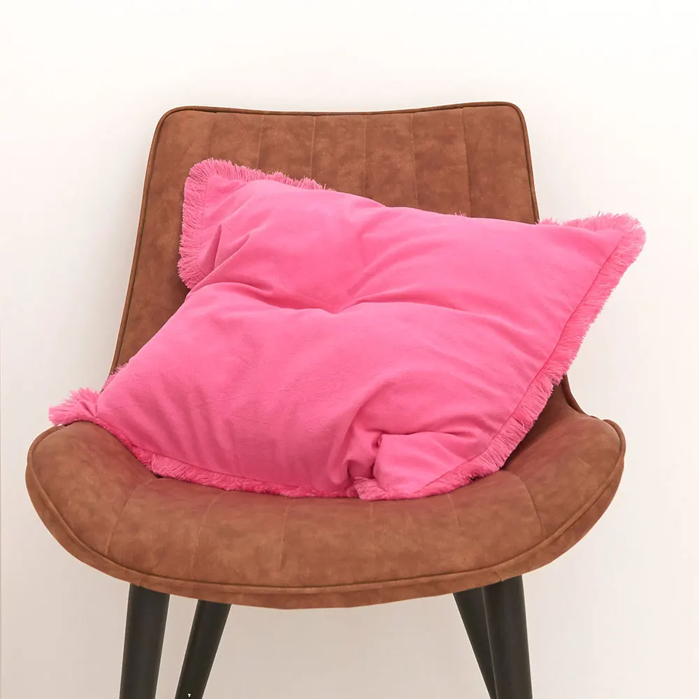 Квадратный чехол на подушку в скандинавском стиле