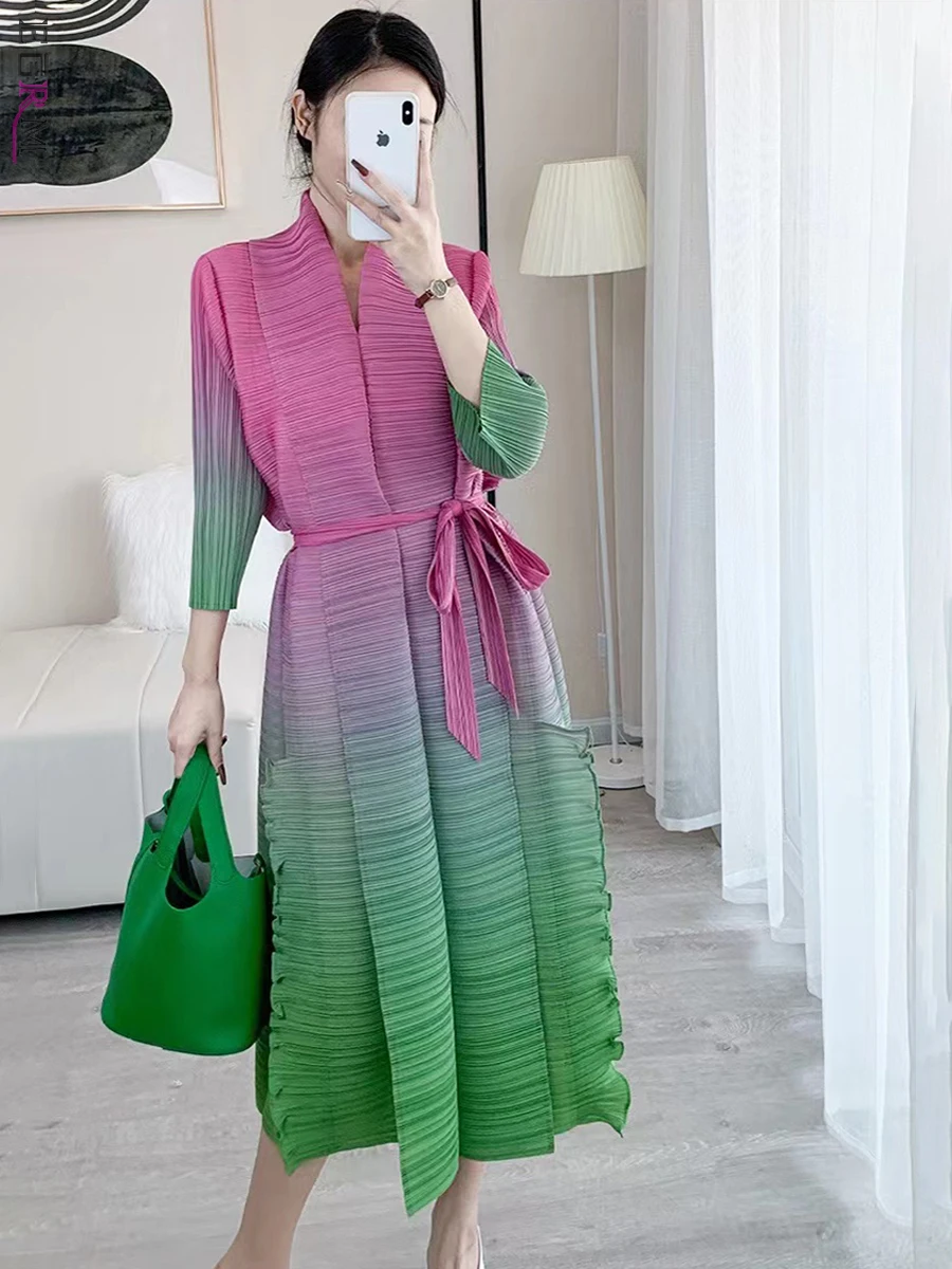 

EGRM Gradient Miyake Pleated Dress Open Stitch Scarf Collar Belt Midi Elegant Dresses for Women 2023 New Party Clothing 2RM73262