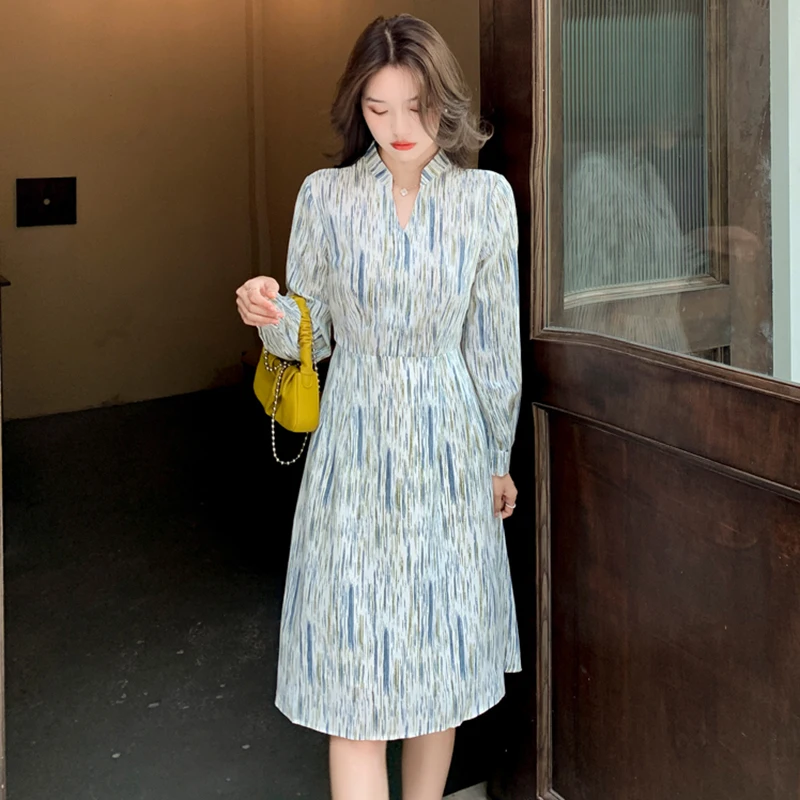Женское платье-рубашка в полоску повседневное облегающее платье средней длины с