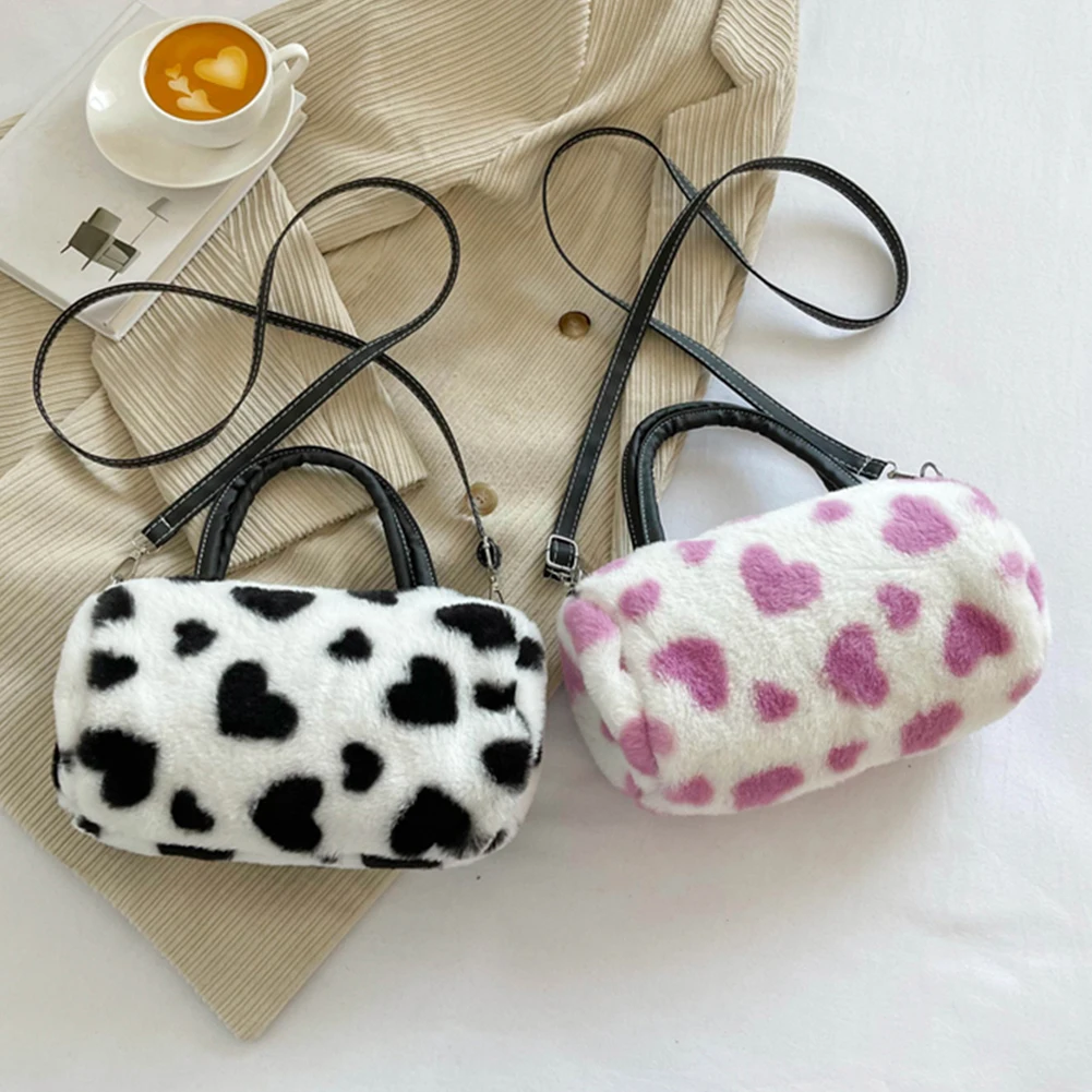 

Мягкая пушистая плюшевая Сумочка с сердечками, милые маленькие сумки на плечо для подмышек, женская сумка-мессенджер через плечо, женская с...