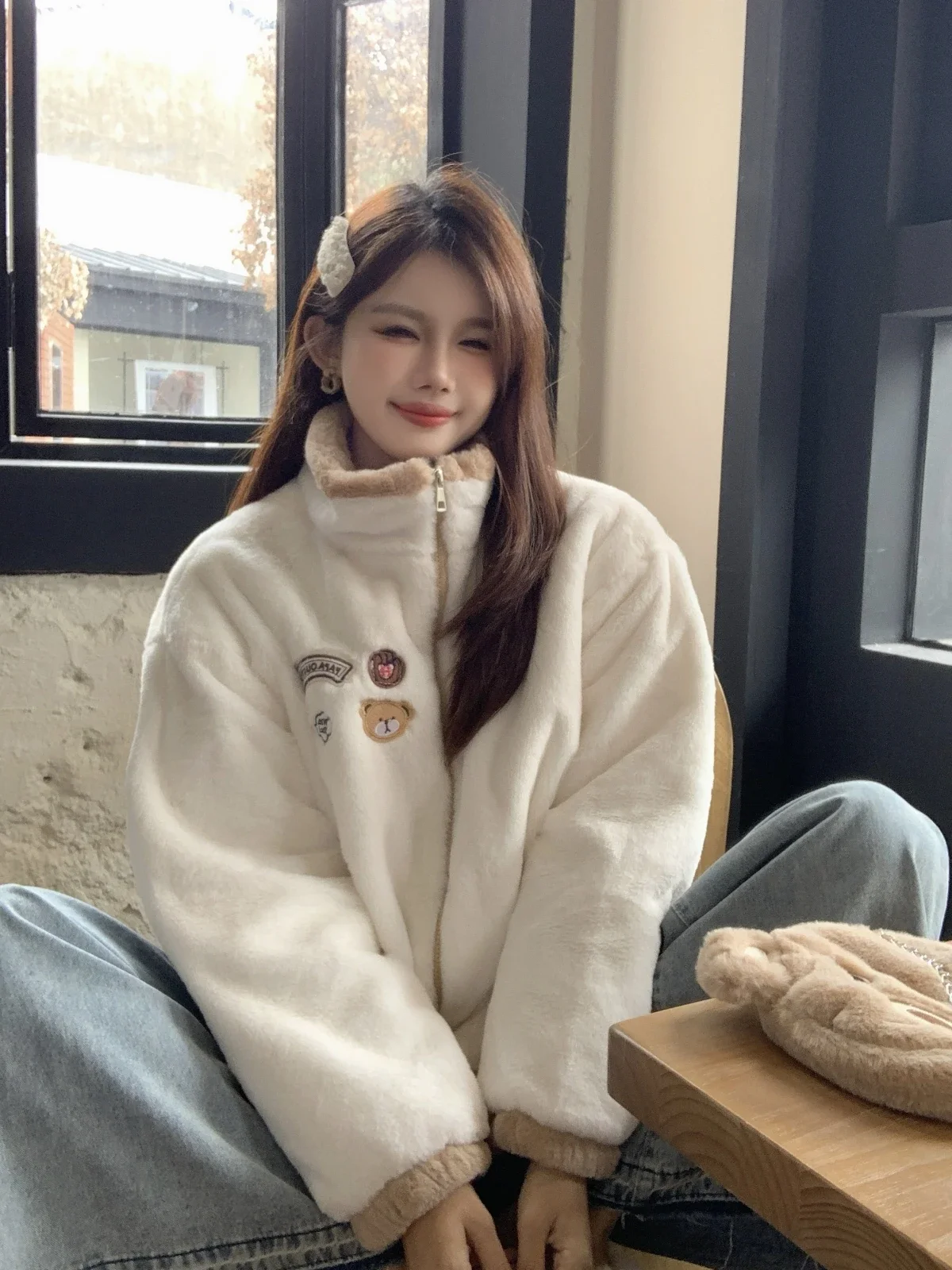 Женские плюшевые толстые теплые куртки с длинными рукавами и вышивкой осенние