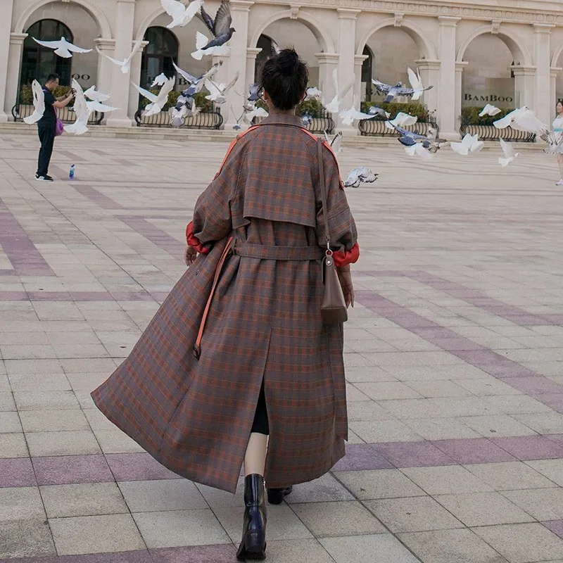 

SuperAen Women's Retro Plaid Stitched Trench Coat Women's New Style Autumn 2022 Korean Long Trench Coat