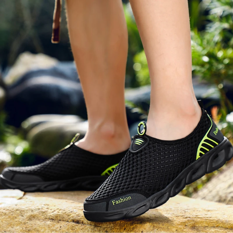 

Outdoor Couple Breathable Mesh Hiking Shoes Fashion Light Slip on Casual Shoes for Men and Women Platform Wading Shoes Sneakers