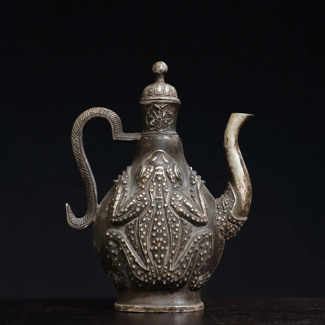 

8"Tibet Temple Collection Old Bronze Gilding Silver Frog shaped kettle Teapot flagon Ornaments Worship Hall Town house