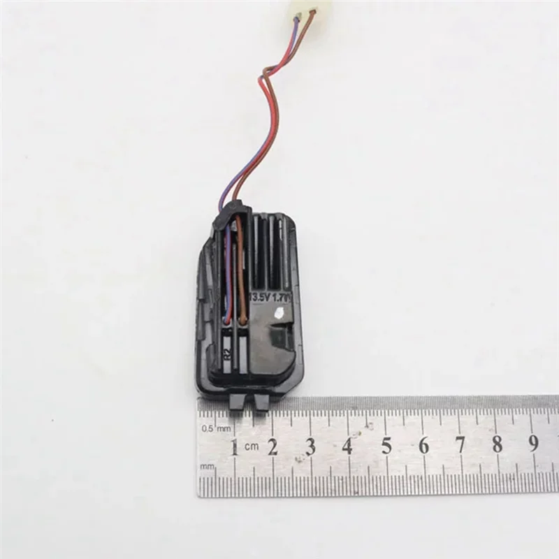 Автомобильный светодиодный светильник с левым боковым зеркалом люминесцентная