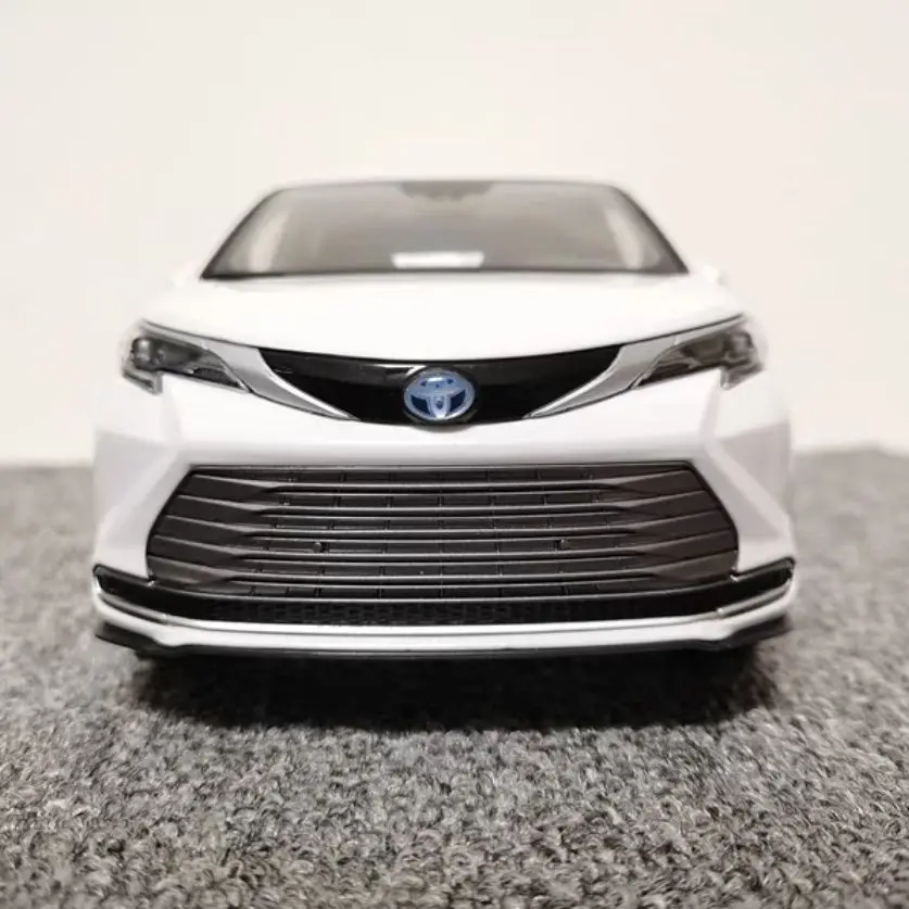 Модель Gac Toyota Syna MPV TOYOTO SIENNA Коммерческий автомобиль 1:18 автомобиля из сплава