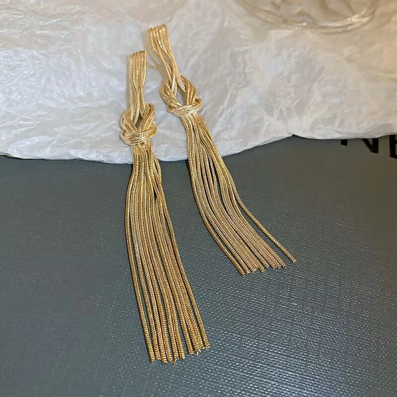 1pcss long tassel knotted earrings Europe and the United States retro chain heavy metal wind earrings light luxury exaggerated