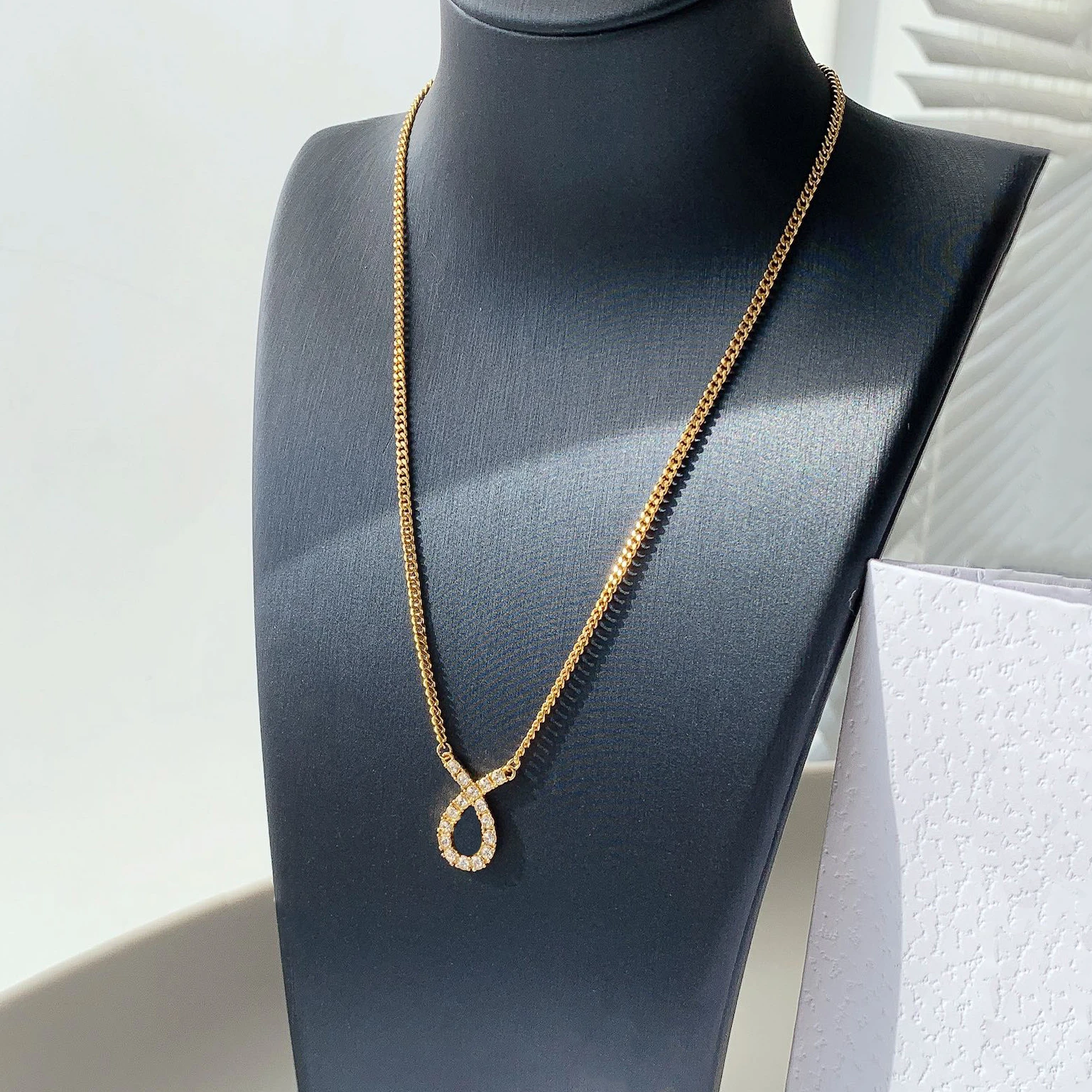 

Бесплатная доставка, ожерелье с крестом Стразы NIGO, аксессуары, ювелирные изделия # nigo89631