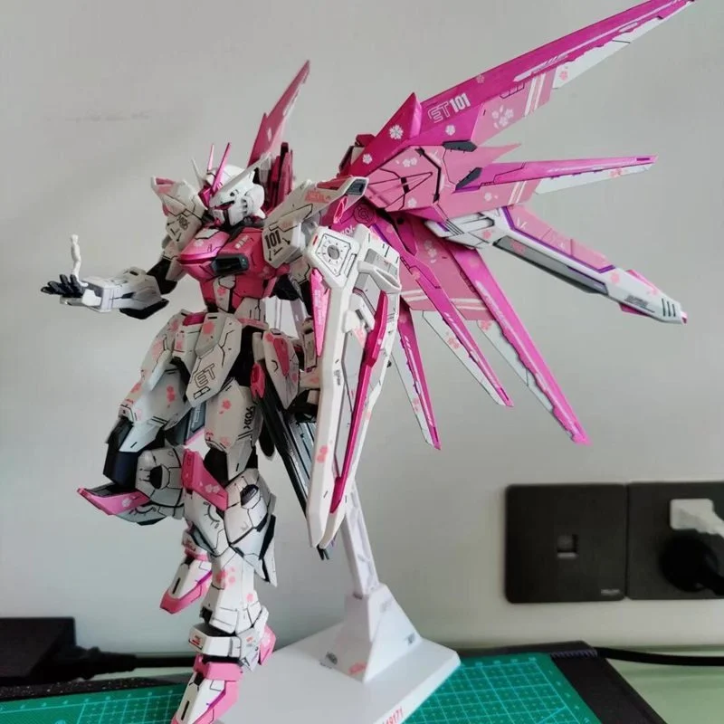 Фото Коллекционная модель MGEX Strike Freedom Premium, масштаб 1:100, с потрясающей артикуляцией, настольное украшение для взрослых хоббистов, подарок на день рождения №5