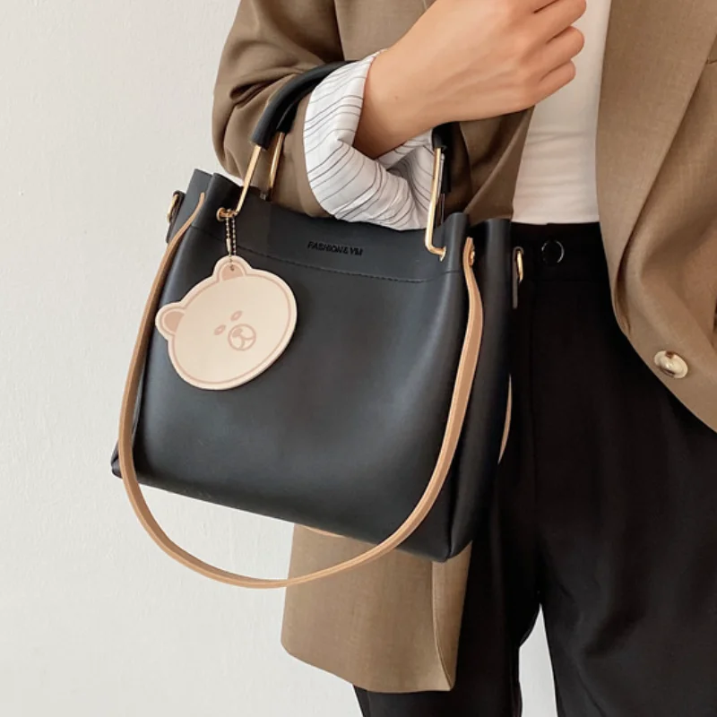 Fashion Bucket Women Bags New Portable Shoulder Bag Women Bucket Messenger Bag with Pendant Large Capacity