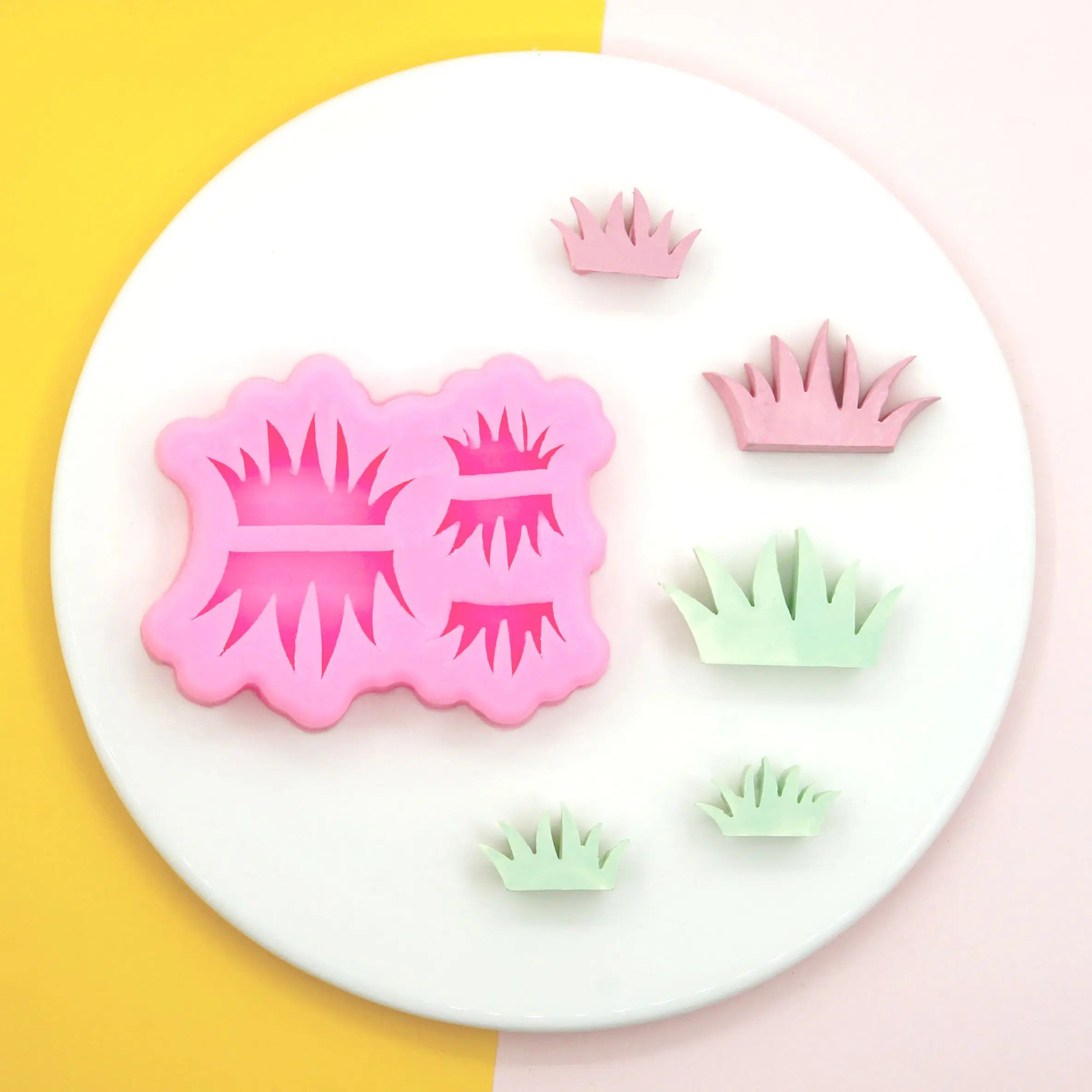 

Grass Shape Silicone Mold Cake Dessert Decorating Mold Sugarcraft Kitchen Accessories Soap Pastry Resin Clay Resin Candle Mold