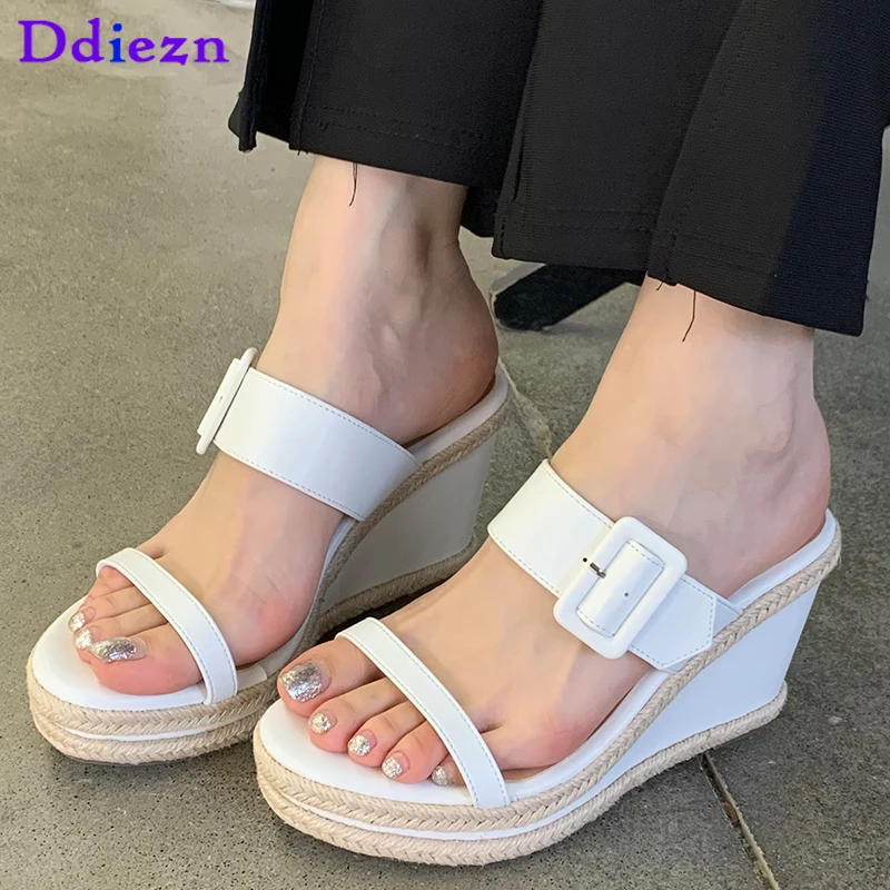 

Туфли-лодочки женские на платформе, шлепанцы, круглый носок, высокий каблук, танкетка, сланцы, модная обувь, 2023