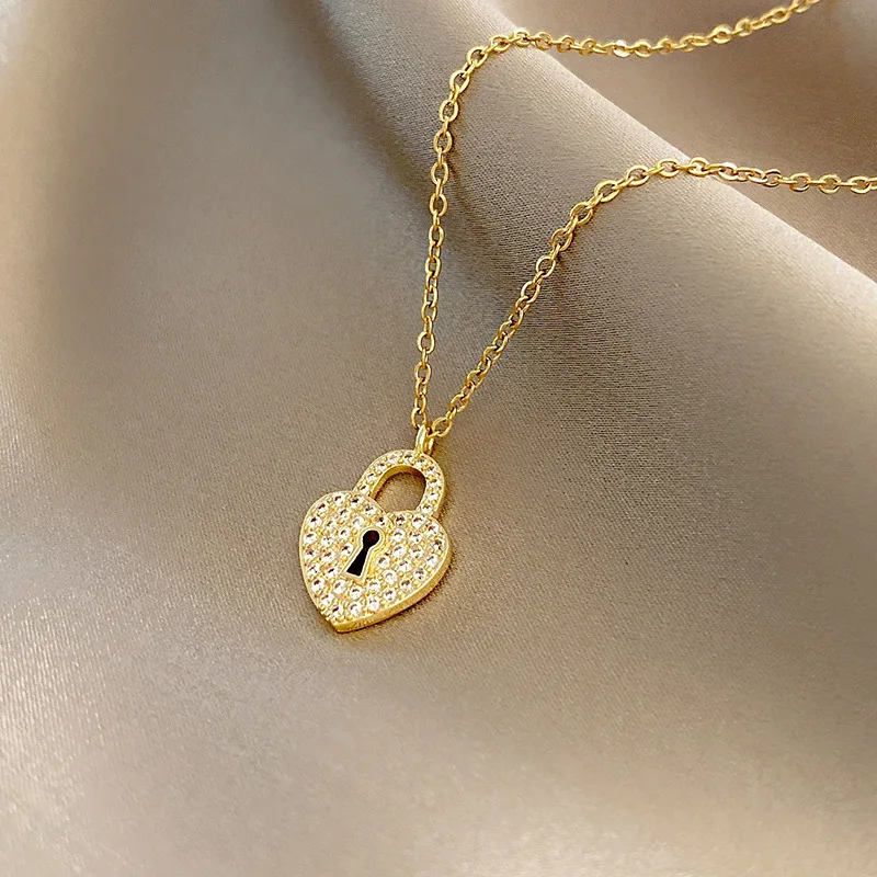 

Titanium Steel Classic Necklace Love Pendant For Women Girls Metal Chain Jewelry Ladies Fashion Trendy Gift Wedding Party