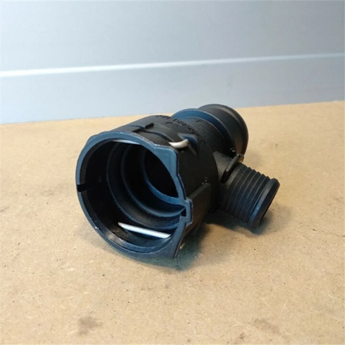 Фланец охлаждающей жидкости автомобиля фланец водяной трубы 5Q0122291K для AUDI A3 TT SKODA