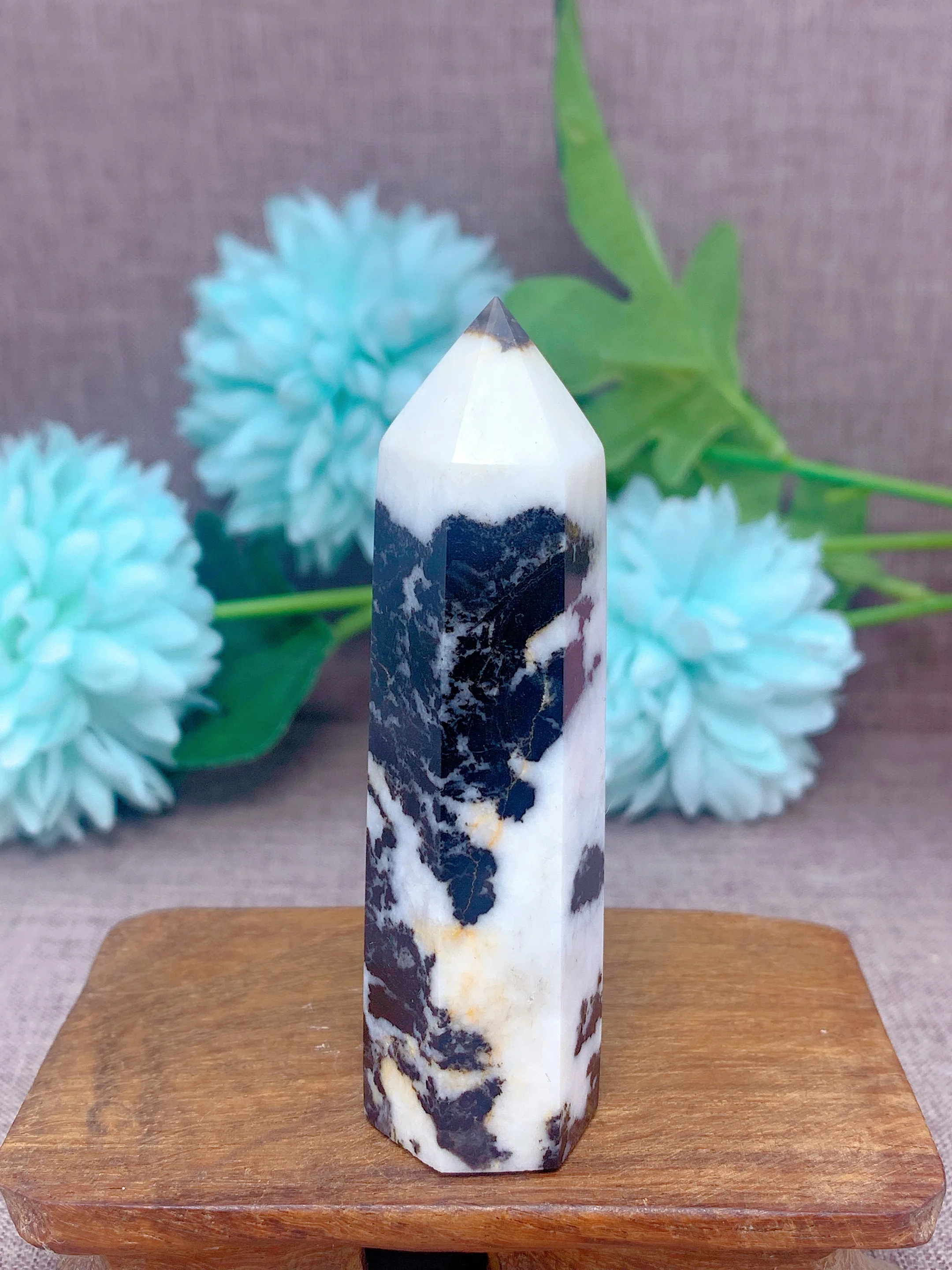 Натуральный кристалл черно-белая зебра яшма точечная башня домашний декор