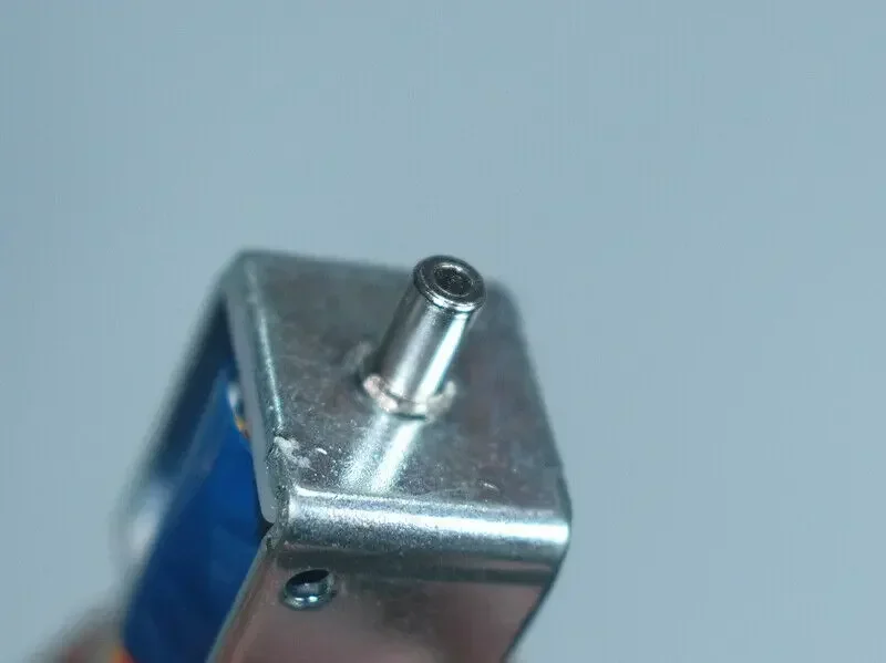 SKOOCOM SC0726G Электрический электромагнитный клапан Micro DC 9 В 2-позиционный 3-ходовой