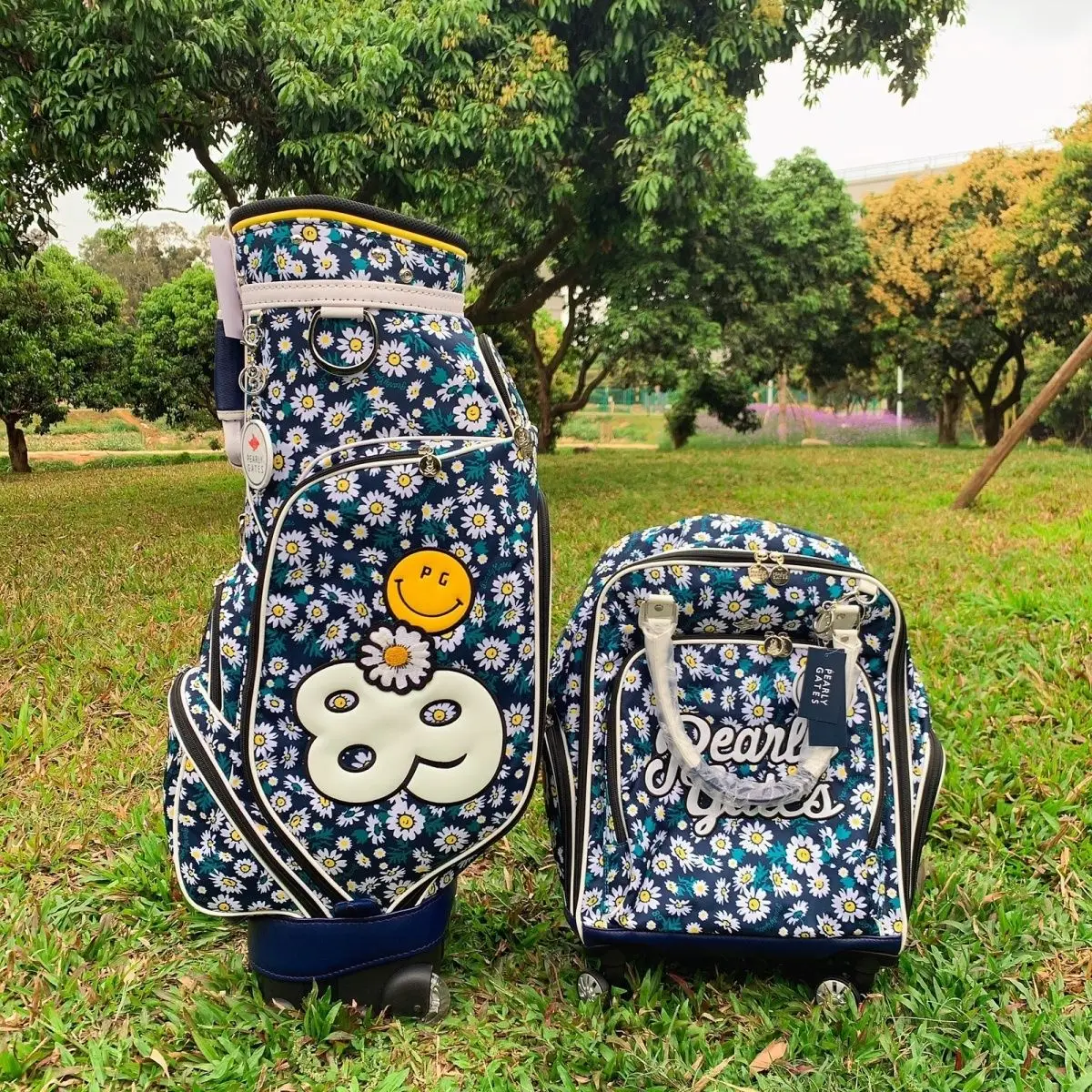 

New PG89 Golf Bag Trolley Golf Clothing Bag Pulley Portable Unisex Luggage
