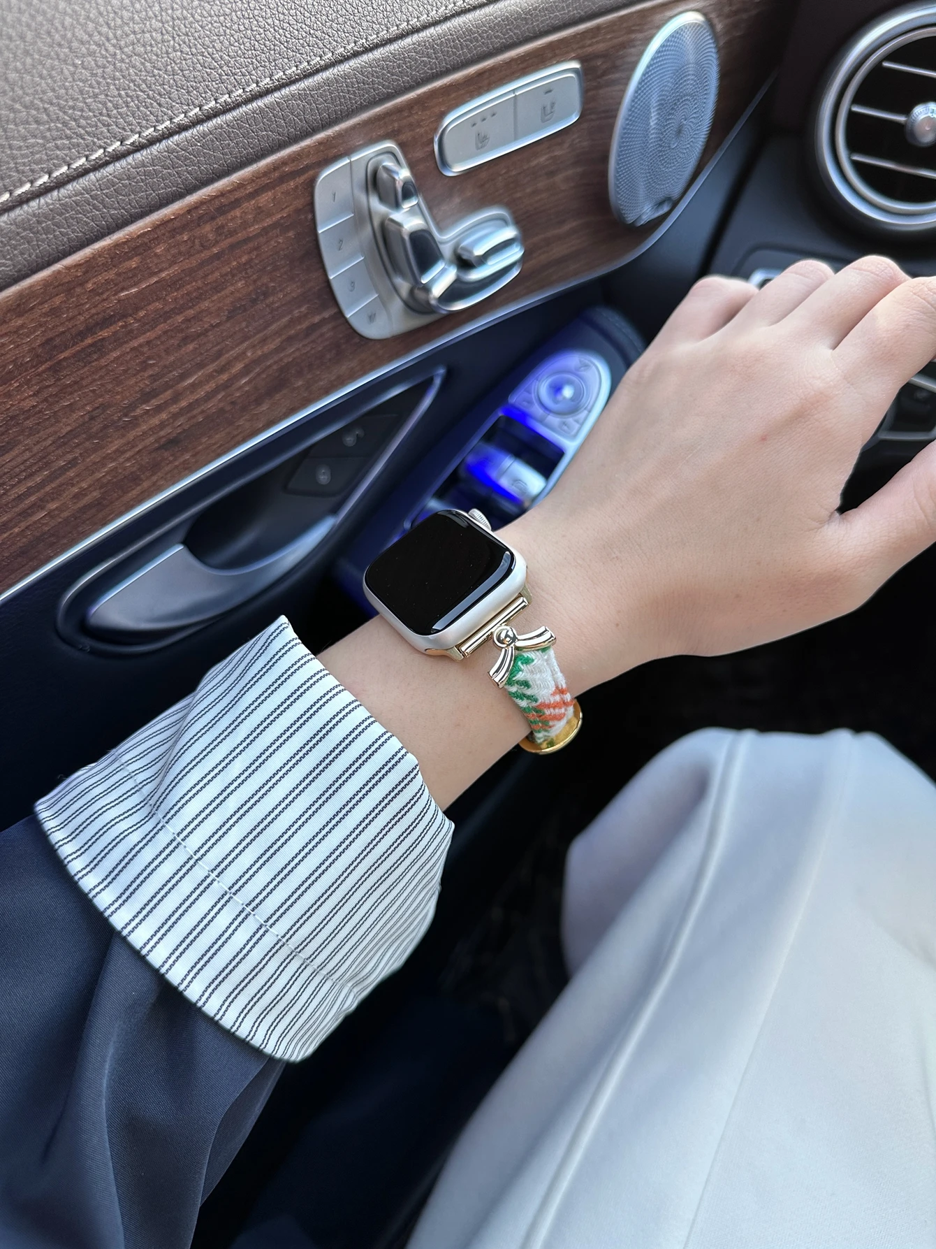 Фото Эксклюзивная металлическая кожаная петля Correa для Apple Watch, женский ремешок серии 11/10/9/8/7/6/5 40 мм, 41 мм, 42 мм, 44 мм, 45 мм, 46 мм, 49 мм №4