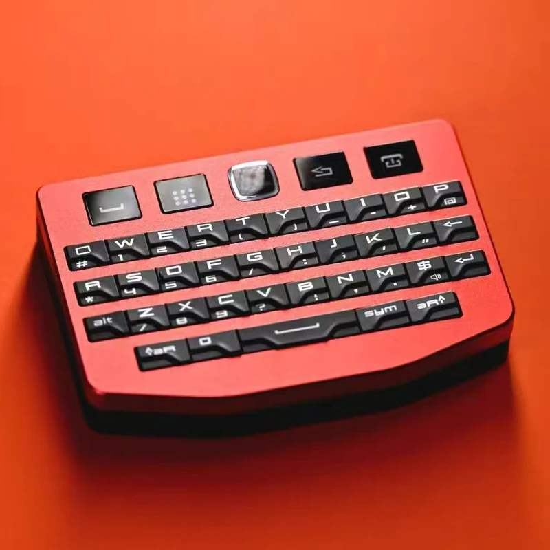 Фото Мини-клавиатура Blackberry P9981/Q10 с трекпадом, Bluetooth, USB, двойной режим работы, регулировка DPI, десять уровней скорости, все клавиши без конфликтов. №1