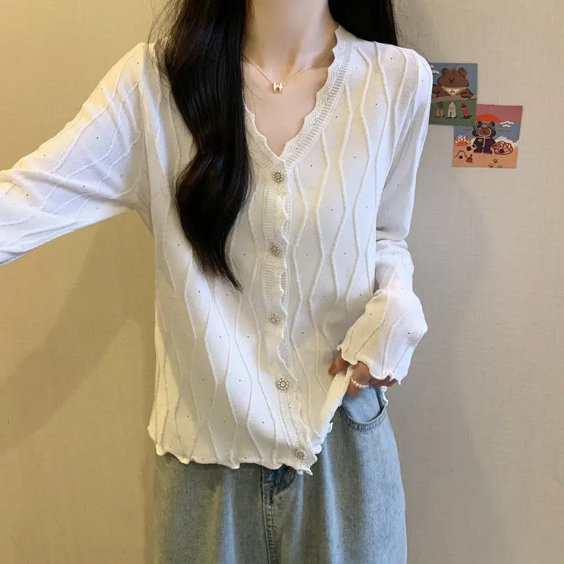 Женский трикотажный кардиган с V-образным вырезом и длинным рукавом