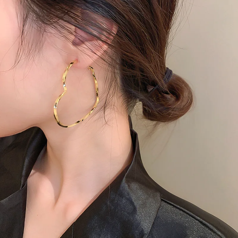 

Fashion Big Heart Earrings Simplicity Geometric Exaggerated Metal Earrings for Girl Women Jewelry Gift