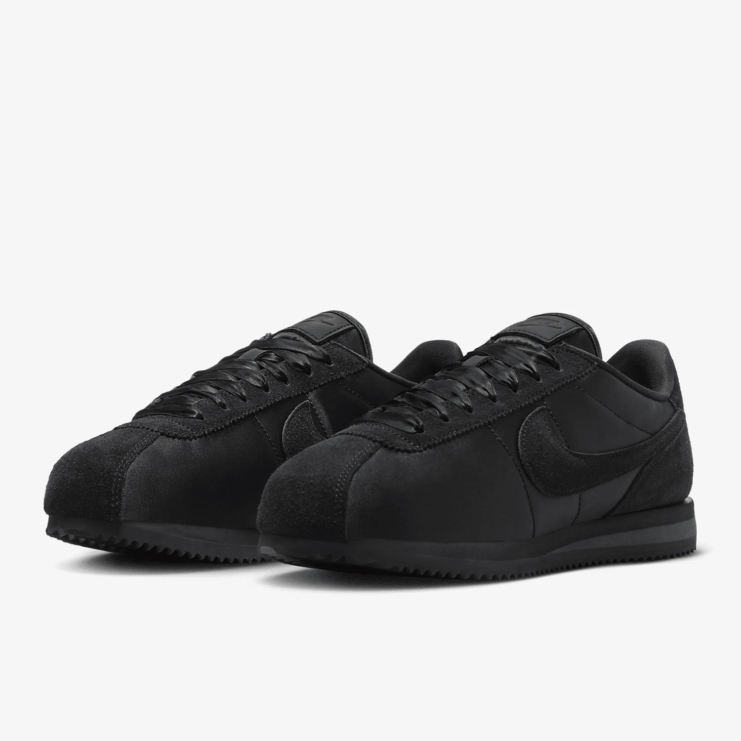 Фото Официальная женская спортивная повседневная обувь Nike Cortez Textile с низким берцем FV5420-002 №1