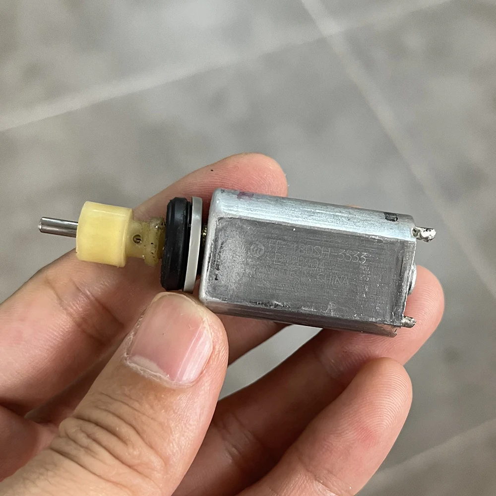 

Предыдущая FF-180SH-3533 MABUCHI, 2,4 В, 3 в, 3,7 в, 21800 об/мин, для мотор металлической щетки, машинки для стрижки волос, игрушечных моделей, об/мин