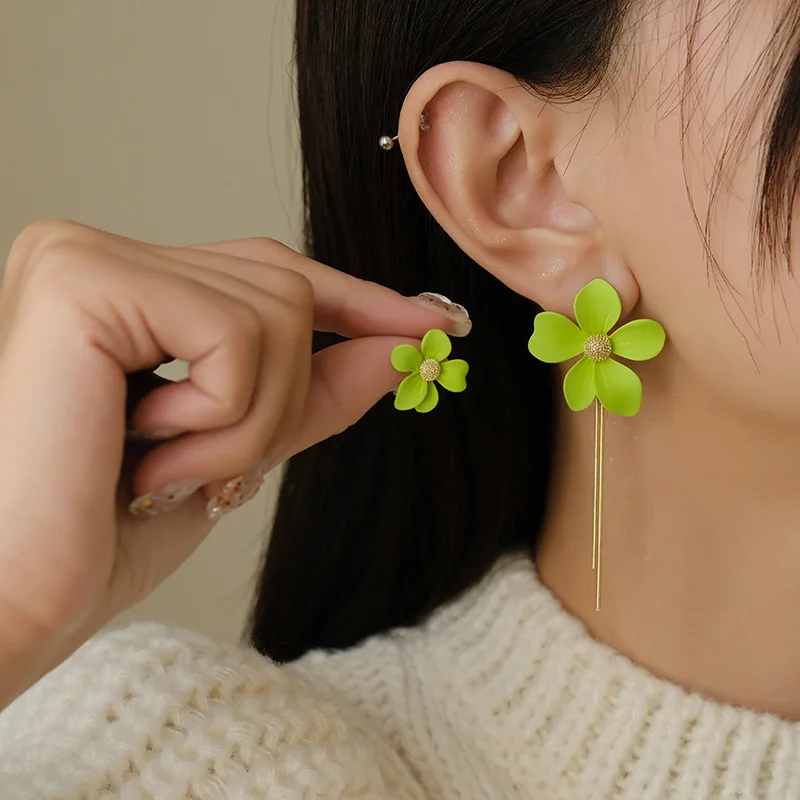 

Korean Sweet Green Flower Earrings for Women Girls New Fashion Asymmetrical Temperament Long Tassel Earrings Party Jewelry Gift