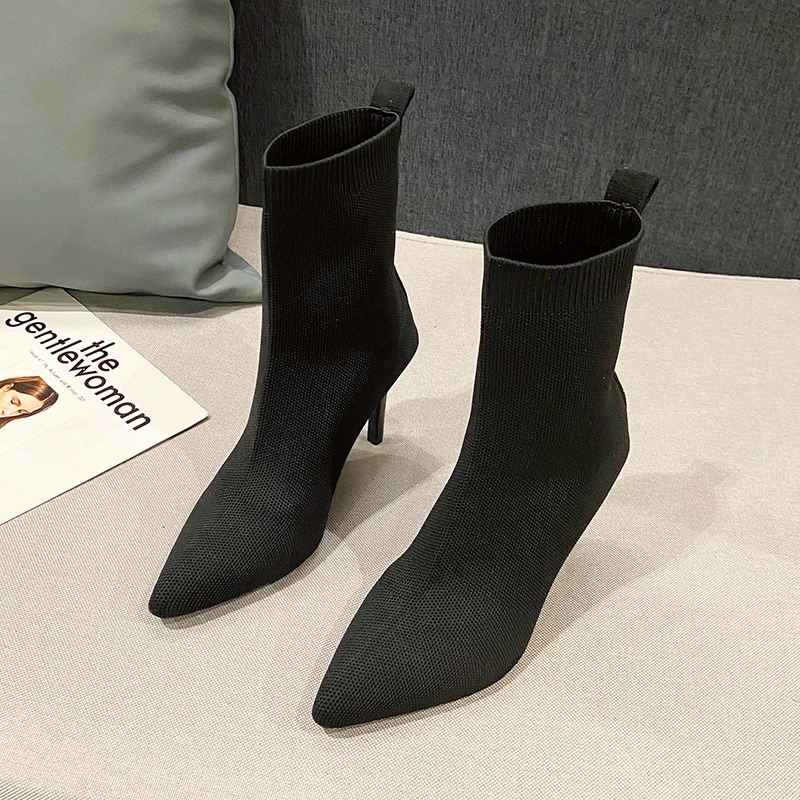 Ladies Fashion 2023 Autumn and Winter Pointed Toe Flying Woven Hot Drill Sexy Fashion Retro Bare Boots Sleeve Winter Short Boots