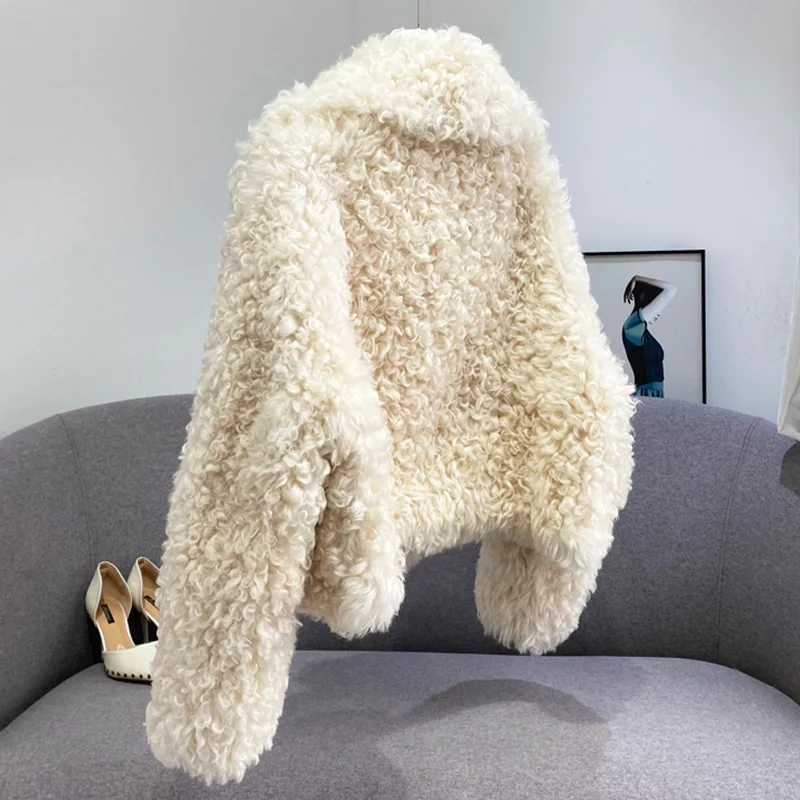 Winter Fashion Women Real Lamb Fur Coat Warm Short Luxury Lamb Fur Shearling Jacket Wool Turn Down Collar Crop Coat  LM5236