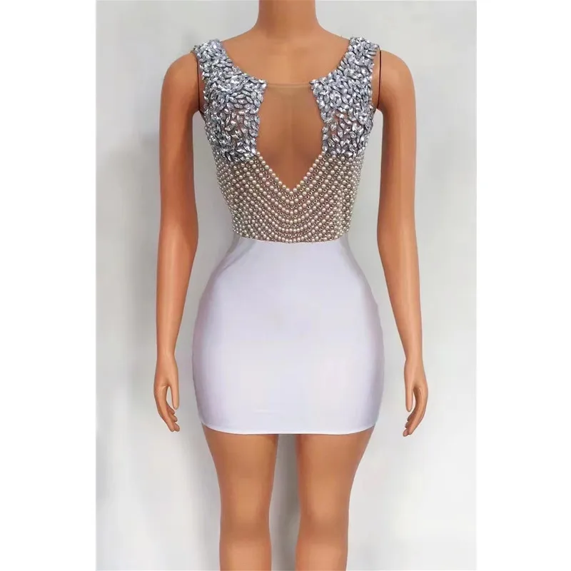 

Женское короткое платье с открытой спиной, без рукавов