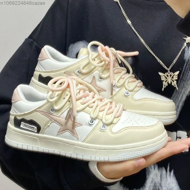 

Кроссовки для отдыха в стиле Харадзюку Y2k, симпатичная женская спортивная обувь, универсальная Розовая обувь на плоской подошве с круглым носком, новинка весны 2023, Роскошные Дизайнерские кроссовки