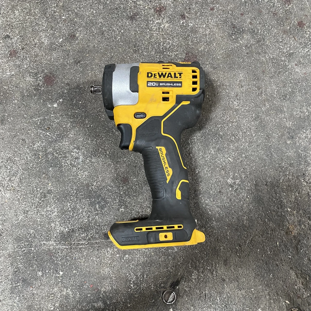 

DeWalt DCF913B Ударный гайковерт