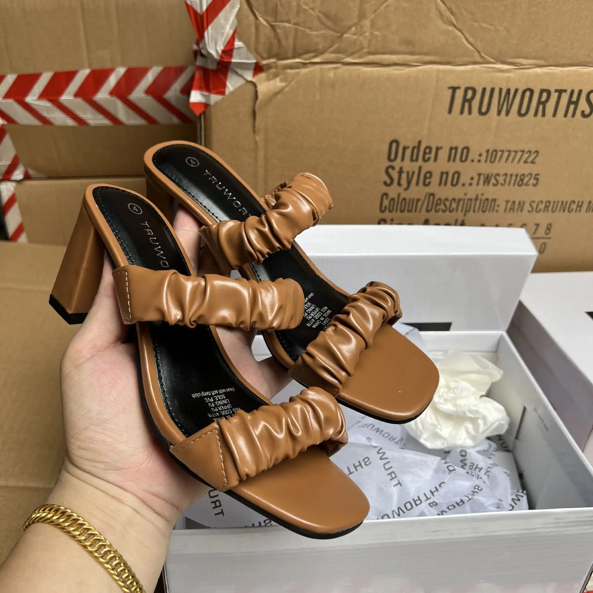 

Женские босоножки, модная плиссированная коричневая летняя обувь для женщин, привлекательные туфли на высоком каблуке, роскошная Брендова...