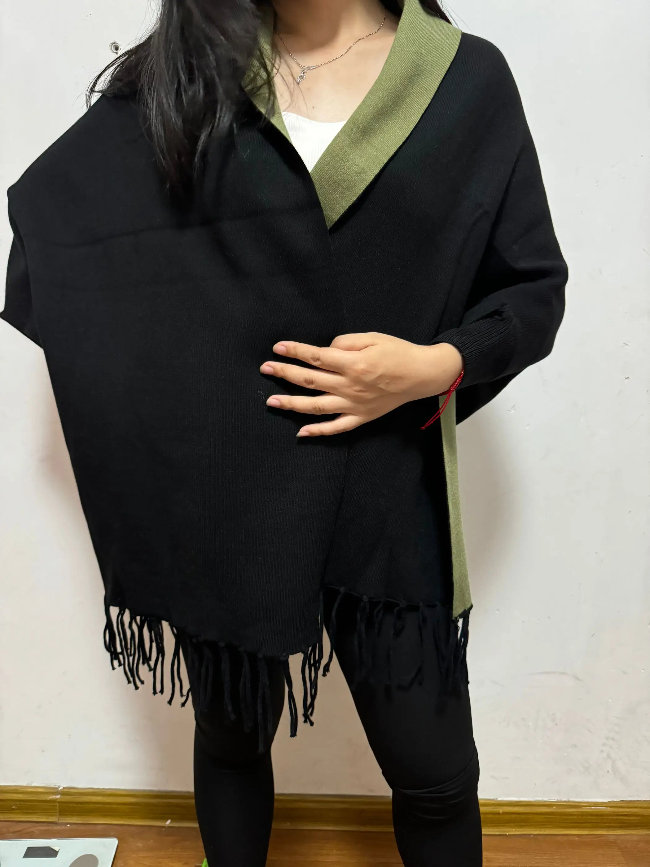 Однотонное осенне-зимнее вязаное пальто с рукавами летучая мышь длинное пончо