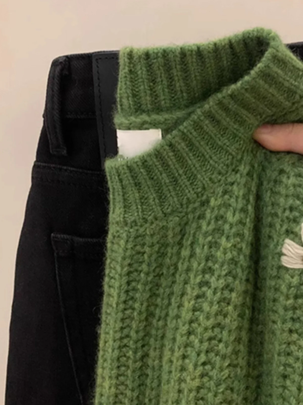 Retro Green Flower Embroidery Pullover Sweater Women Autumn and Winter Design Soft Glutinous Idle Sle Puyuan Fleece Knit